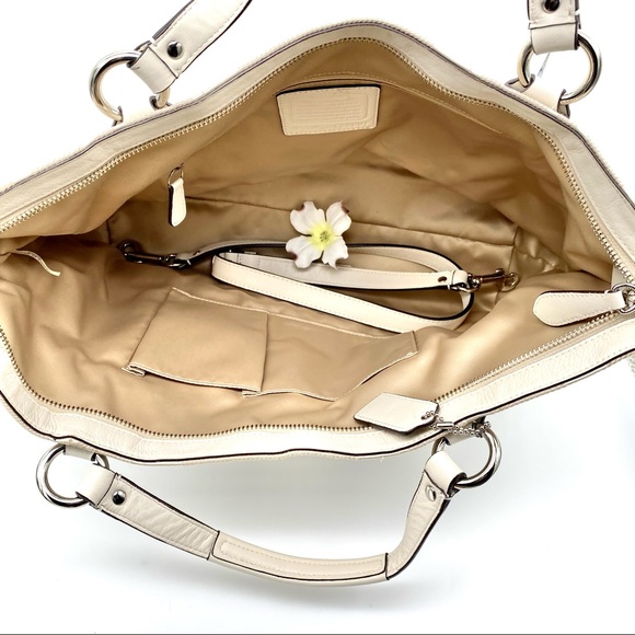 EUC Coach Campbell Signature Izzy Ivory Shoulder Bag - Picture 12 of 15